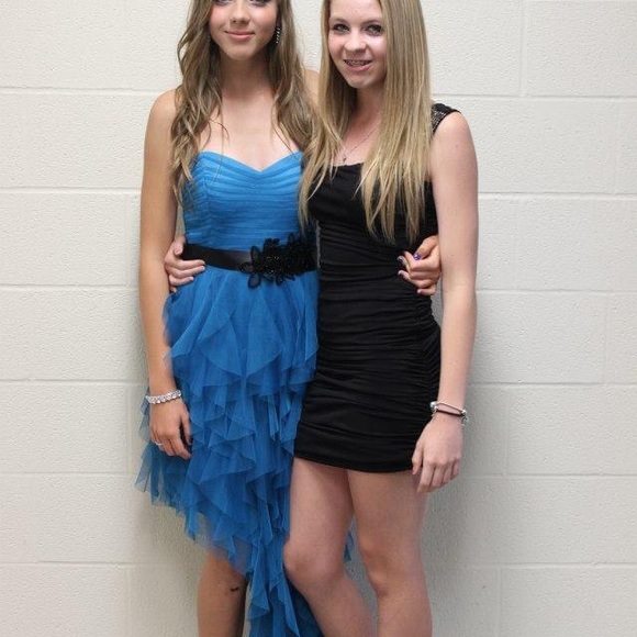 Dress - Picture 3 of 3